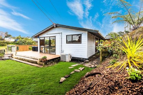 Photo of property in 16 Woodlands Crescent, Browns Bay, Auckland, 0630