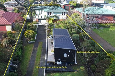 Photo of property in 137 Flanshaw Road, Te Atatu South, Auckland, 0610