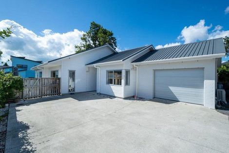 Photo of property in 91b Wharf Road, Te Atatu Peninsula, Auckland, 0610