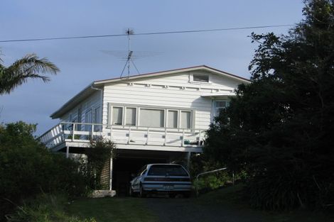 Photo of property in 18 Totara Road, Leigh, 0985