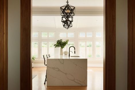 Photo of property in 10 Cobden Road, Bluff Hill, Napier, 4110