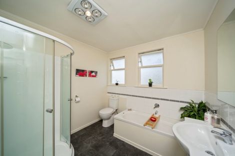 Photo of property in 84 Cook Street, Marfell, New Plymouth, 4310