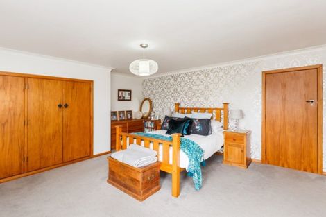 Photo of property in 546 Featherston Street, Roslyn, Palmerston North, 4414