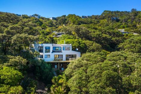 Photo of property in 90 Domain Crescent, Muriwai, 0881