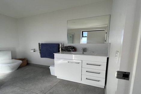 Photo of property in 167 Marine Parade, New Brighton, Christchurch, 8083
