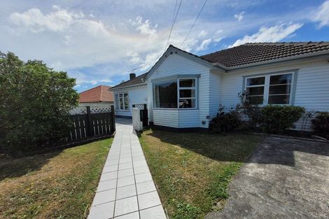 Photo of property in 2 Carleton Terrace, Tawa, Wellington, 5028