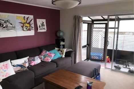 Photo of property in 1/18 Oregon Drive, Maoribank, Upper Hutt, 5018