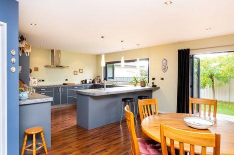 Photo of property in 21 Fairview Place, Havelock North, 4130