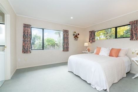 Photo of property in 72 Konini Road, Titirangi, Auckland, 0604