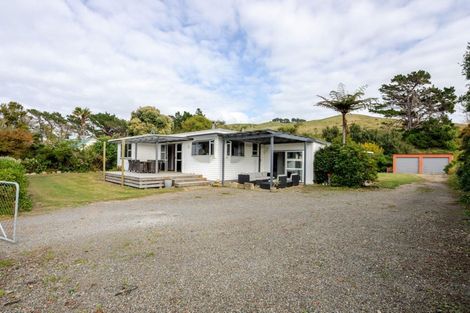 Photo of property in 40 Seaview Road, Herbertville, Dannevirke, 4970