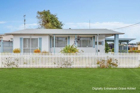 Photo of property in 4 Thomas Place, Foxton Beach, Foxton, 4815