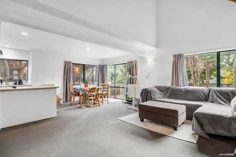 Photo of property in 2/470 East Coast Road, Windsor Park, Auckland, 0630