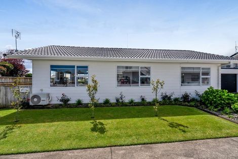 Photo of property in 1/353 Saint Aubyn, Moturoa, New Plymouth, 4310