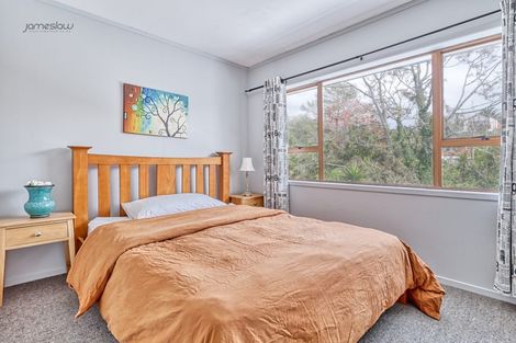 Photo of property in 2/18 Tiri View Place, Waiake, Auckland, 0630