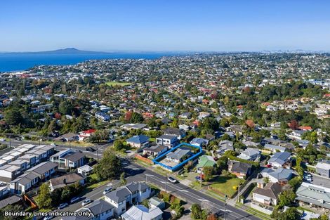 Photo of property in 154 Carlisle Road, Northcross, Auckland, 0632