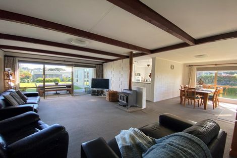 Photo of property in 1 Sarten Street, Waitara, 4320