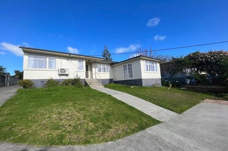 Photo of property in 60 Farquhar Road, Glendene, Auckland, 0602