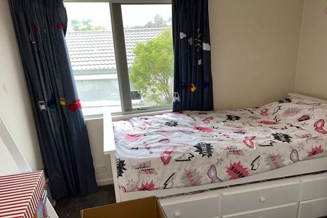 Photo of property in 46 Goldfinch Rise, Unsworth Heights, Auckland, 0632