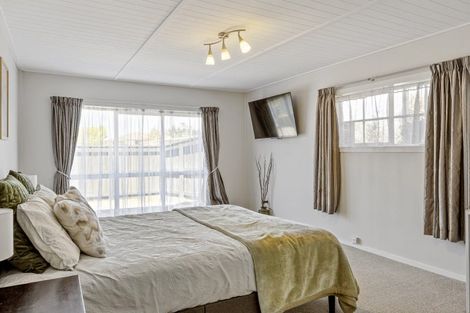 Photo of property in 16 Glengarry Place, Hilltop, Taupo, 3330