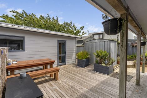Photo of property in 33 Rutherford Drive, Waikanae Beach, Waikanae, 5036