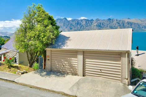 Photo of property in 10a Caples Place, Fernhill, Queenstown, 9300