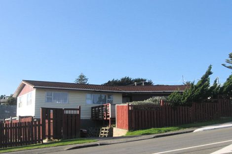 Photo of property in 16 Bay Drive, Titahi Bay, Porirua, 5022