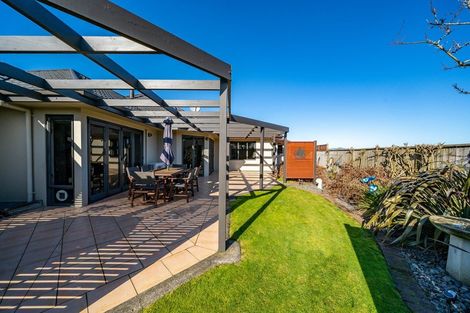 Photo of property in 16 Harris Place, Ngatea, 3503