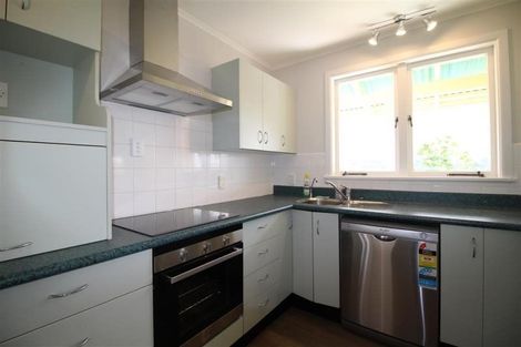 Photo of property in 21 Phillip Avenue, Glen Eden, Auckland, 0602