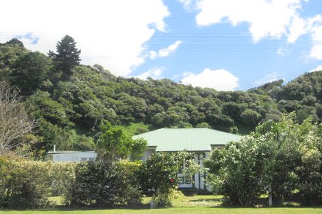Photo of property in 5 Forster Street, Tolaga Bay, 4077