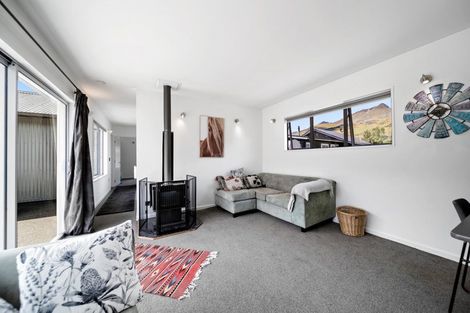 Photo of property in 8 Invincible Drive, Glenorchy, 9372