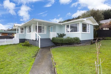 Photo of property in 65 Moeraki Road, Maoribank, Upper Hutt, 5018