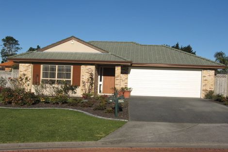 Photo of property in 10 Kimptonfields Court, Wattle Downs, Auckland, 2103