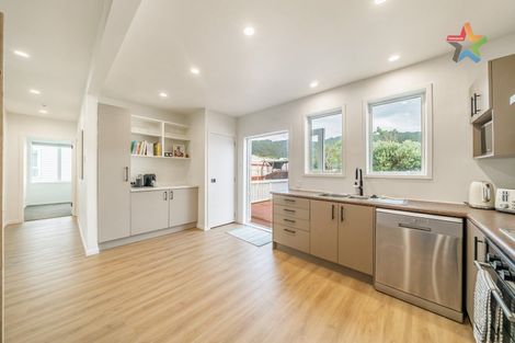 Photo of property in 11 Wheatley Street, Naenae, Lower Hutt, 5011