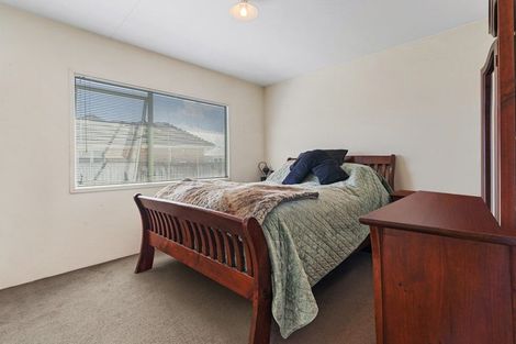 Photo of property in 10a Holman Road, Te Atatu Peninsula, Auckland, 0610