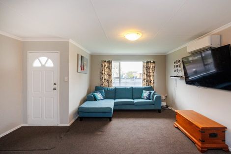 Photo of property in 8 Suzanne Grove, Kelvin Grove, Palmerston North, 4414
