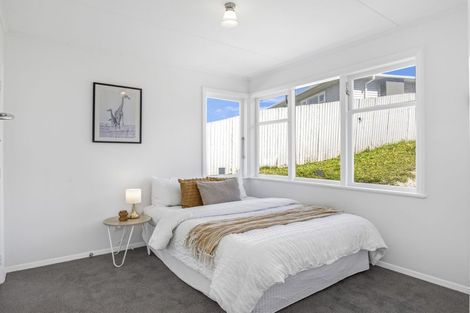 Photo of property in 6 Hampshire Street, Cannons Creek, Porirua, 5024