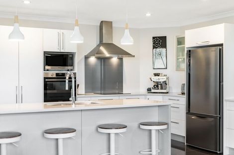 Photo of property in 73 Aotea Drive, Aotea, Porirua, 5024