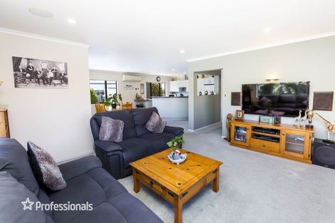 Photo of property in 8 Carlow Grove, Birchville, Upper Hutt, 5018