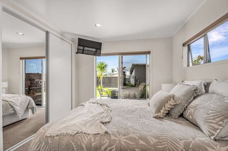 Photo of property in 10 Rena Place, Whitianga, 3510