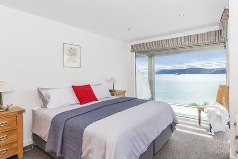 Photo of property in 117 Marine Parade, Seatoun, Wellington, 6022