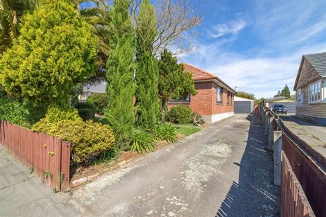 Photo of property in 28 Rowcliffe Crescent, Avonside, Christchurch, 8061