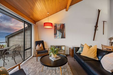 Photo of property in Alpine Meadows Apartments, 135w Fernhill Road, Fernhill, Queenstown, 9300