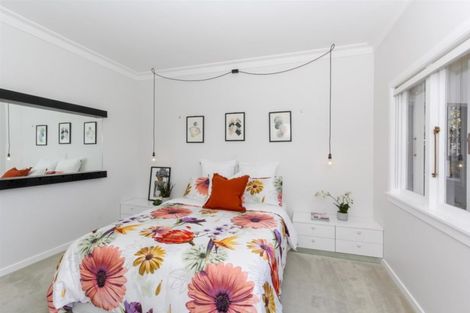 Photo of property in 4b Catherine Crescent, Moturoa, New Plymouth, 4310