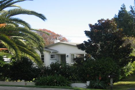 Photo of property in 1 Aorangi Road, Paraparaumu, 5032