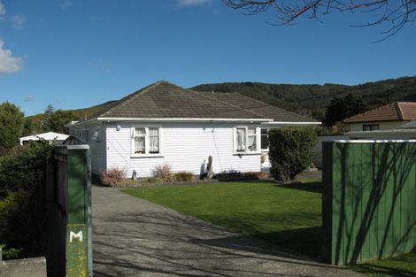 Photo of property in 17 Burden Avenue, Wainuiomata, Lower Hutt, 5014