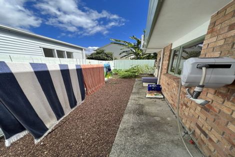 Photo of property in 18 Patts Avenue, Glendene, Auckland, 0602