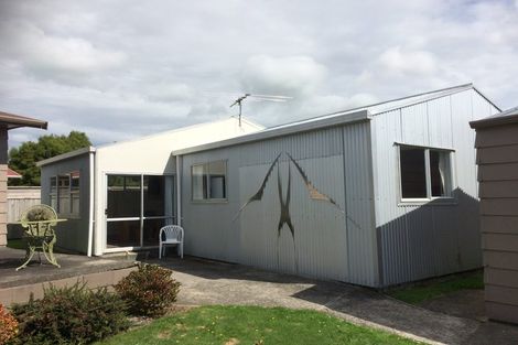 Photo of property in 16 Towai Street, Inglewood, 4330