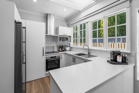 Photo of property in 4 Burnbrae Street, Saint Martins, Christchurch, 8022