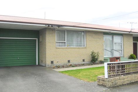 Photo of property in 3/2 Tuckers Road, Redwood, Christchurch, 8051