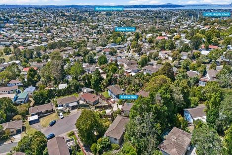 Photo of property in 14 Kilcar Place, Massey, Auckland, 0614